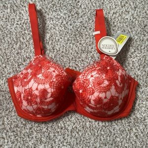 Modern Lace Covered underwire bra size 32D